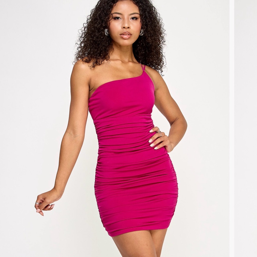 NWT - Emerald Sundae One-Shoulder Short Bodycon Dress Pink